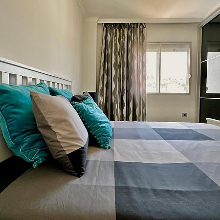 Hostiguest Coliving Leon Y Castillo Las Palmas de Gran Canaria Extérieur photo