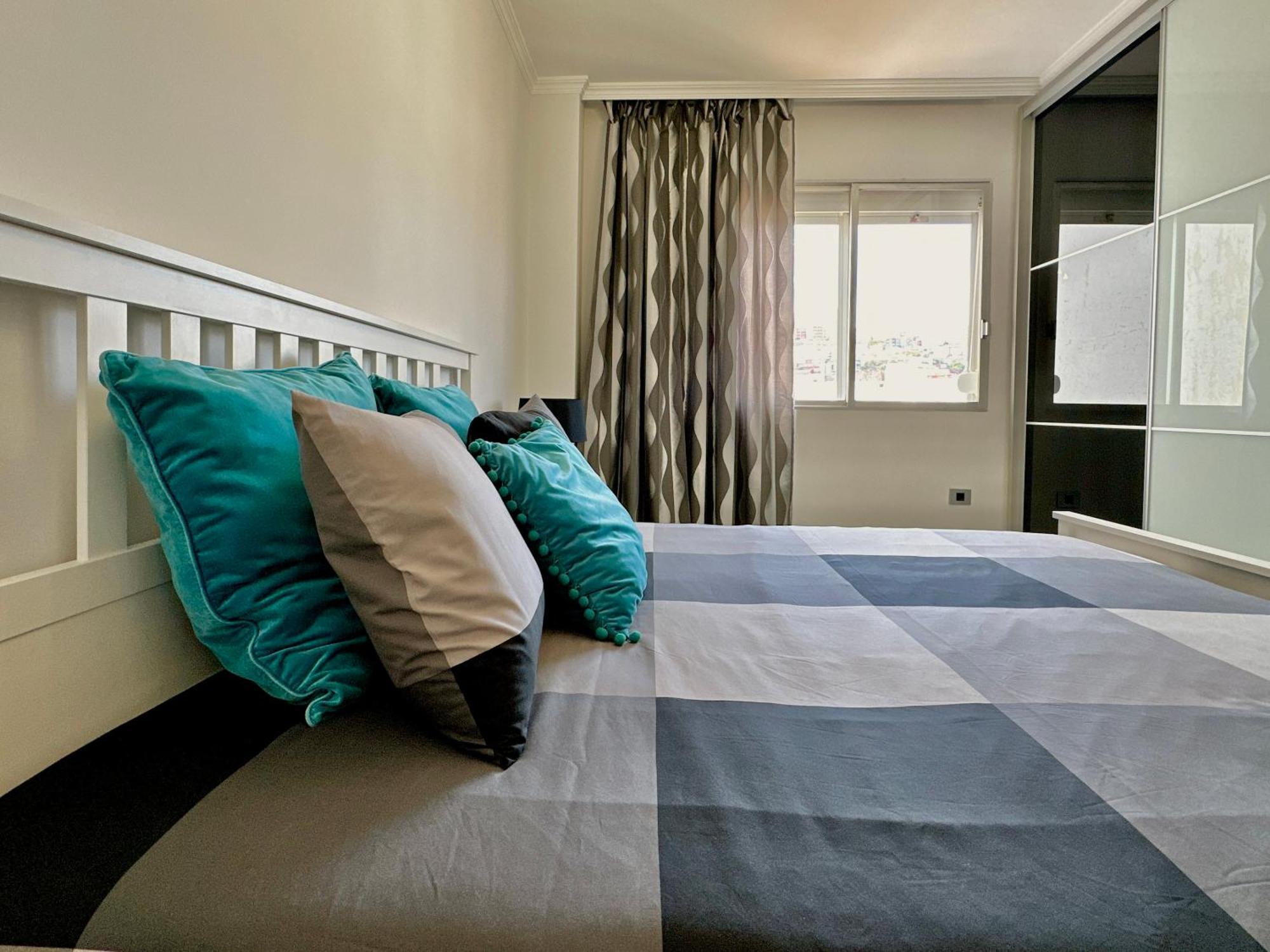Hostiguest Coliving Leon Y Castillo Las Palmas de Gran Canaria Extérieur photo