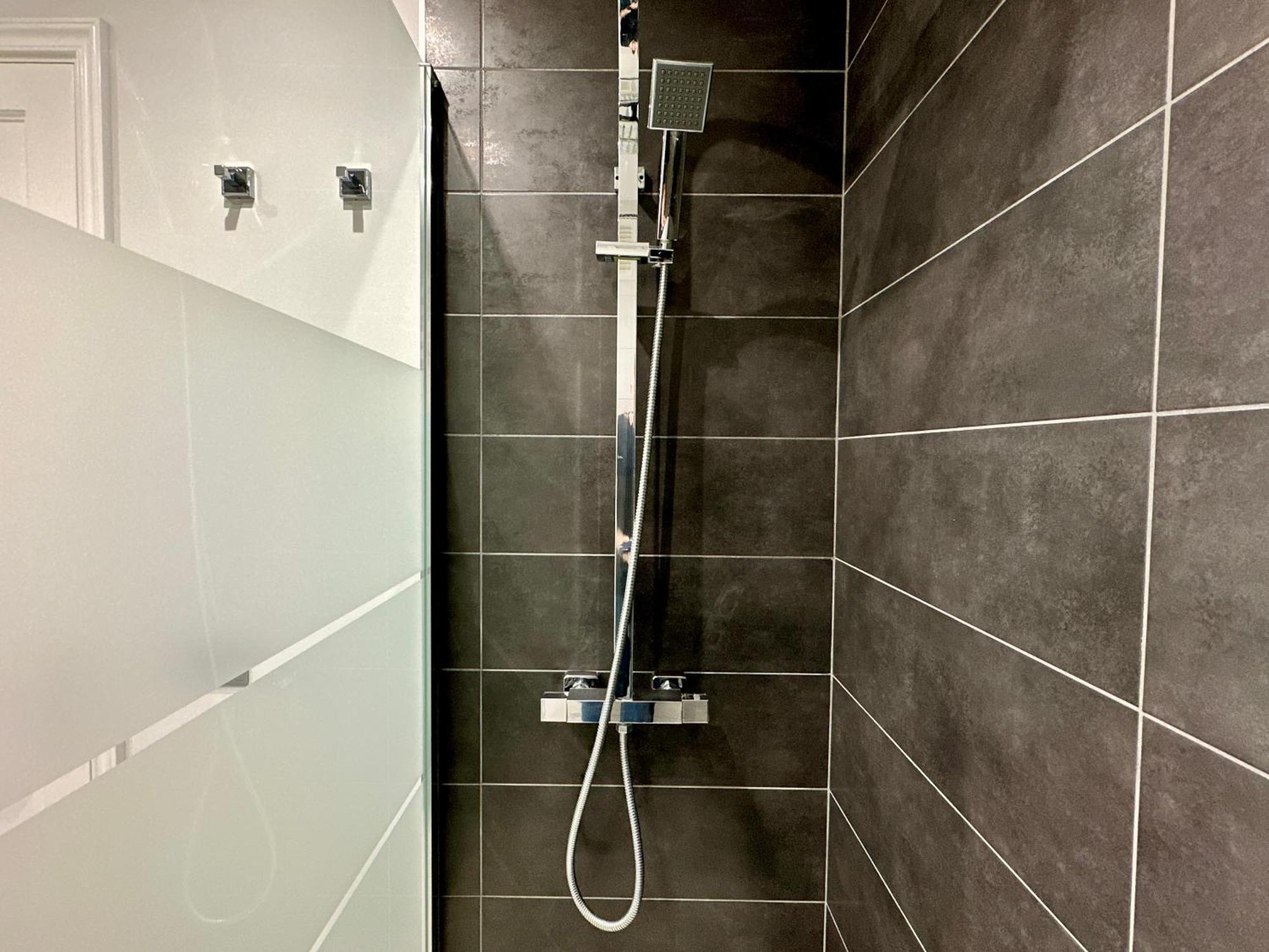 Hostiguest Coliving Leon Y Castillo Las Palmas de Gran Canaria Extérieur photo