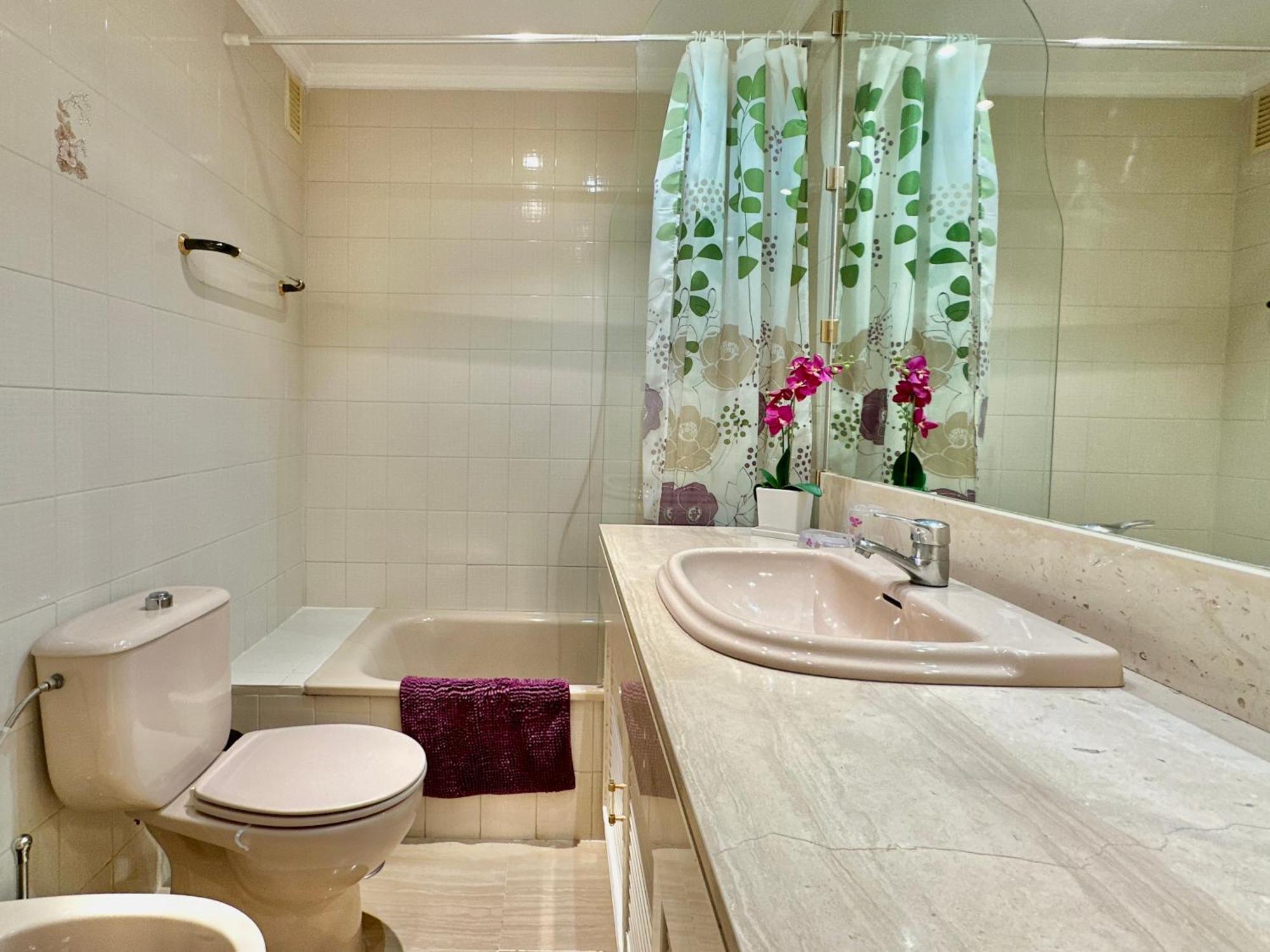 Hostiguest Coliving Leon Y Castillo Las Palmas de Gran Canaria Extérieur photo